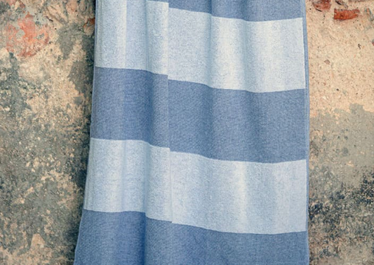 Toalla de alberca stripe azul